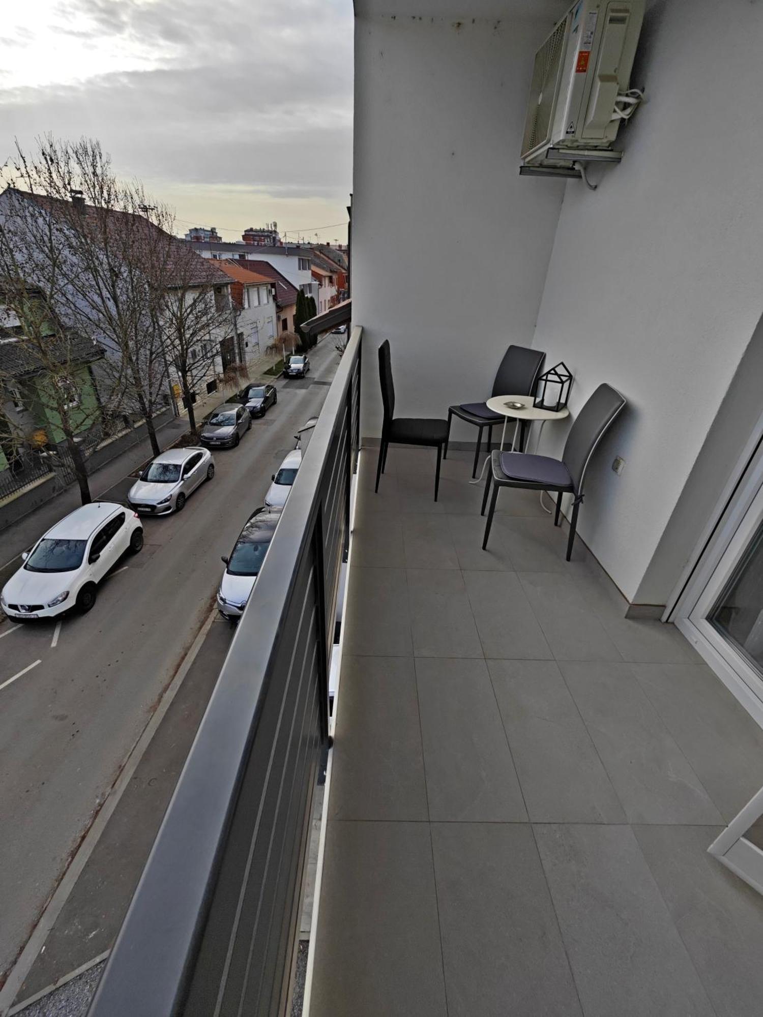 Level Up -Self Check In Apartment Осиек Екстериор снимка